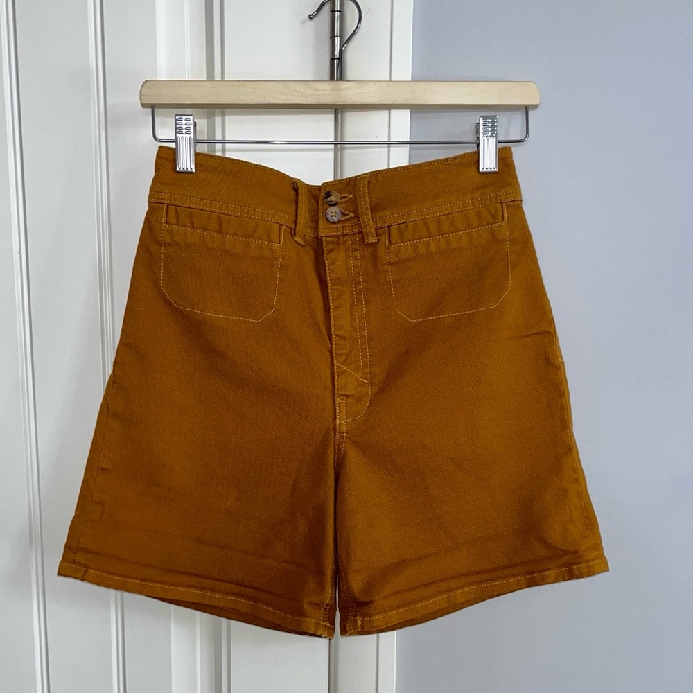 Unpublished high rise Shorts 26